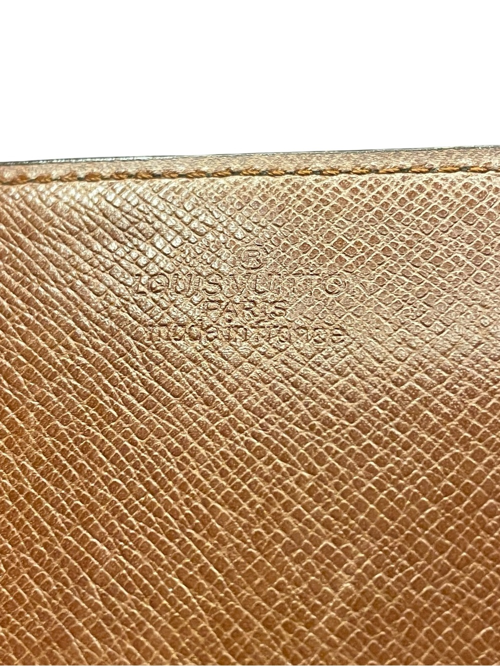 Louis Vuitton Monogram Bundle: Pochette Cles Key Pouch & Vintage Pass ID Holder - Picture 11 of 11